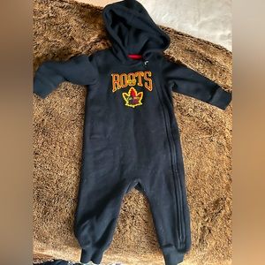 Roots Baby Onesie - EUC - 6-12mth
